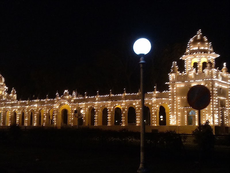 Mannars Yatri Nivas Lodging