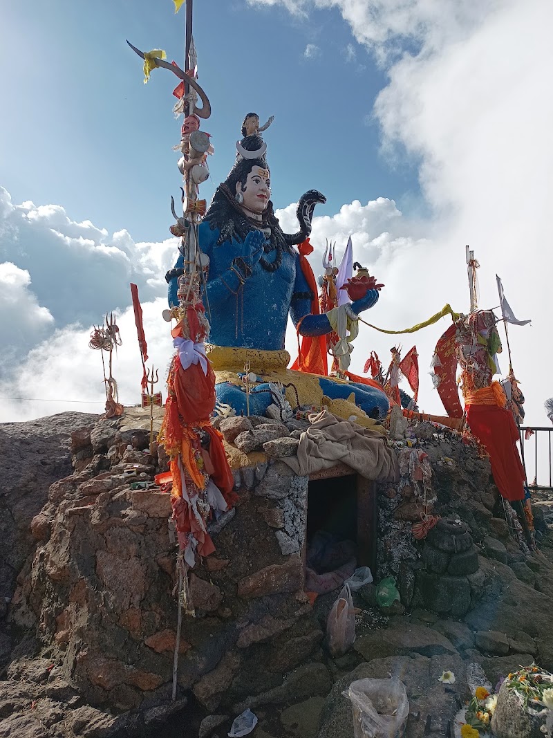 Churdhar Trek point - Churdhar Trek point, RC99+6P, Nohra, Bhog Batewari, Himachal Pradesh 173104, India
