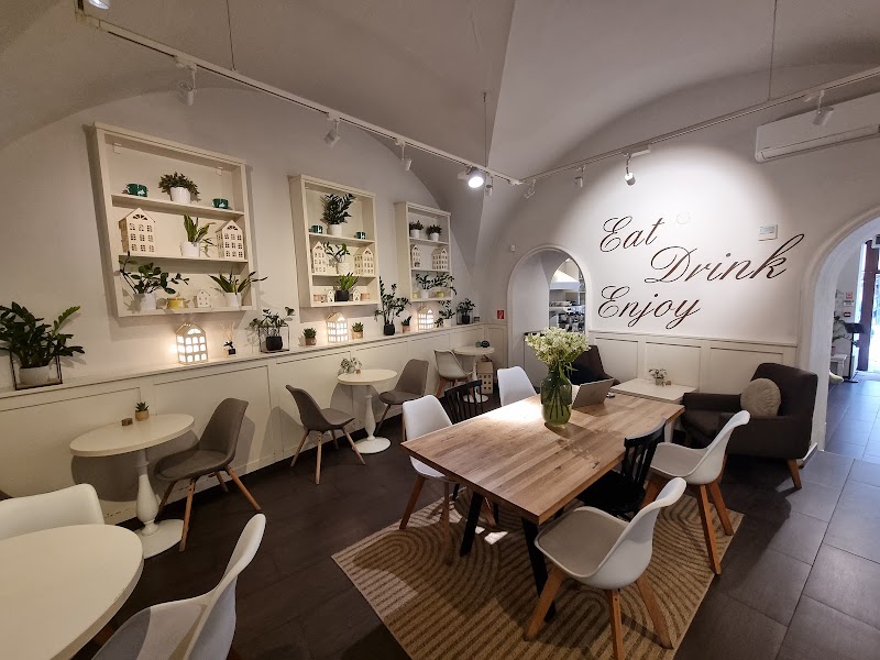 ENJOY BISTRO - ENJOY BISTRO, Michalská 3, 811 02 Bratislava-Staré Mesto, Slovakia