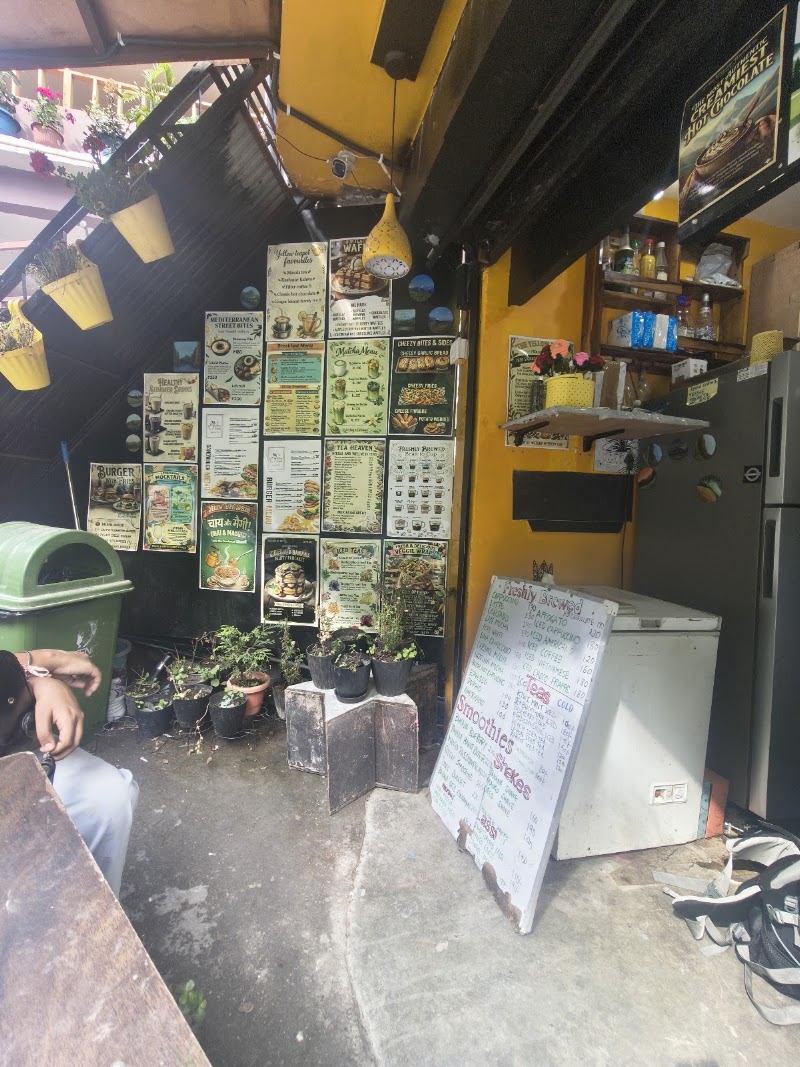 The Yellow Teapot - The Yellow Teapot 754G+7R4, Manu Temple Rd, Old Manali, Manali, Himachal Pradesh 175131, India