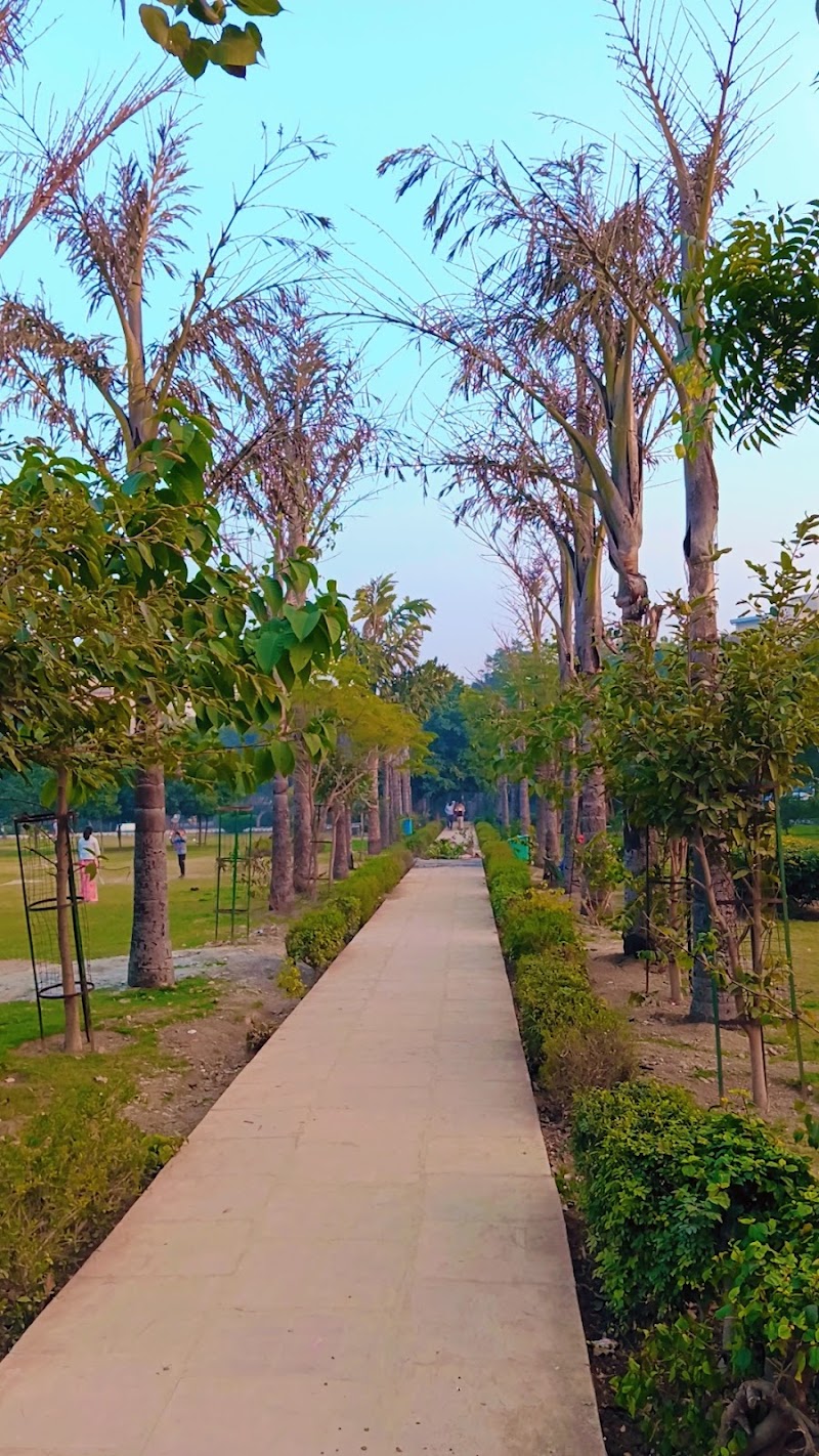Sector 40 Park - Sector 40 Park C3X5+W2X, Market Rd, Urban Estate, Sector 40, Gurugram, Haryana 122003, India