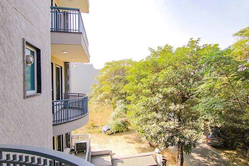 Saltstayz Select - Huda City Center