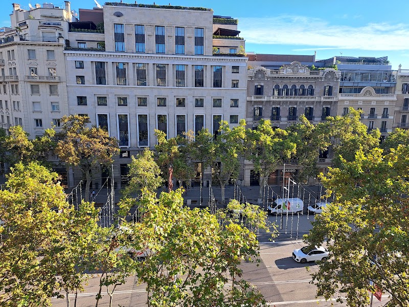 Paseo de Gracia Hotel, Sonder