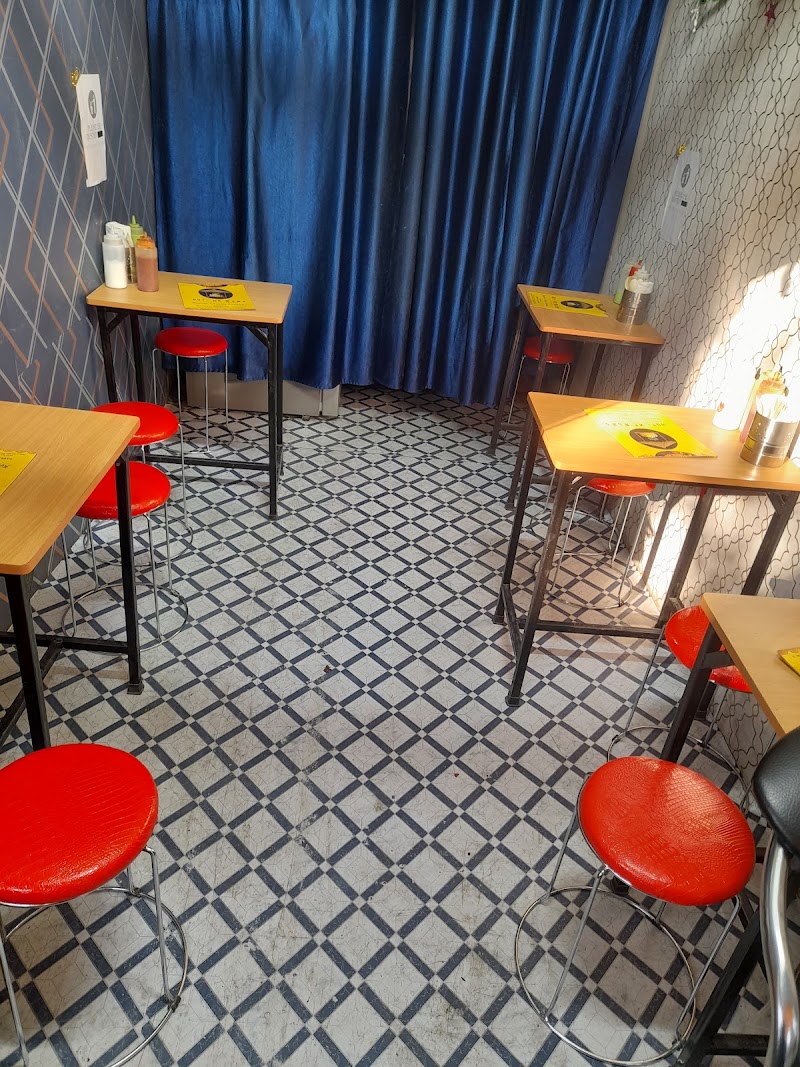 HUT-KE MOMO - HUT-KE MOMO, NO 3, Shop no, Station GATE, RZ-209B, Palam Metro Rd, Puran Nagar, Block RZ, STATION, Palam, New Delhi, Delhi, 110077, India