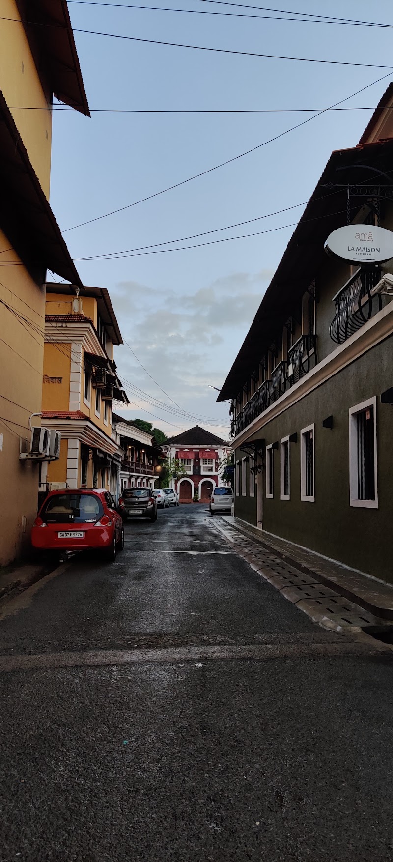 FRWJ+38R - FRWJ+38R, E-212, Rua 31 de Janeiro, Fontainhas (quarter), Altinho, Panaji, Goa 403001, India