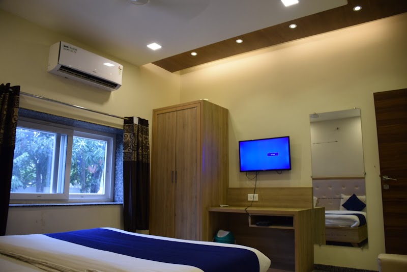 Divine Villa - Divine Villa dhunndai road, opp. akashwani kendra, near neelkanth tample, Dhundayi, Mount Abu, Rajasthan 307501, India