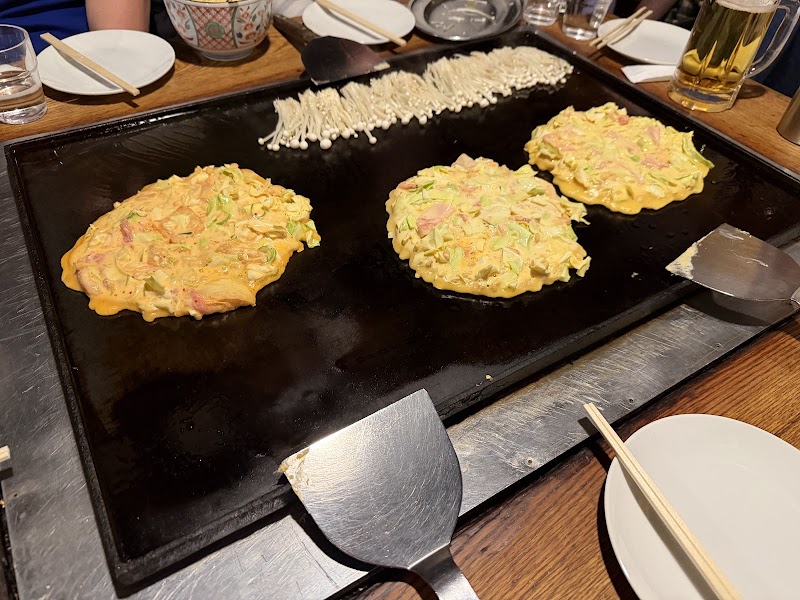 Sometarō Okonomiyaki restaurant - Sometarō Okonomiyaki restaurant 2-chōme-2-2 Nishiasakusa, Taito City, Tokyo 111-0035, Japan