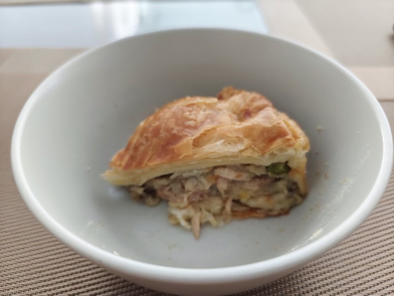 Chicken Pie Kitchen & Don Signature Crab (Tiong Bahru Plaza @ DON DON DONKI) - Chicken Pie Kitchen & Don Signature Crab (Tiong Bahru Plaza @ DON DON DONKI) 302 Tiong Bahru Rd, #03-115 DON DON DONKI Checkout Area, Singapore 168732