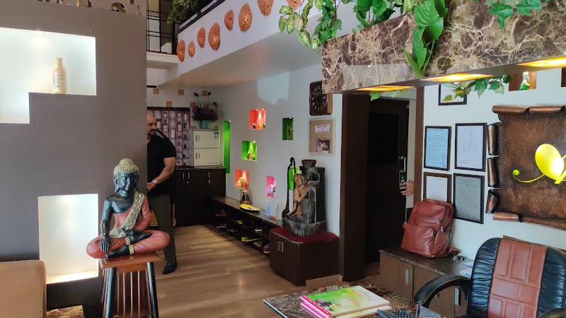 Aline's Beauty Care & Luxury Spa - Aline's Beauty Care & Luxury Spa Ground Floor, Seamist Building, Lane 1, near ITC Fortune Hotel, bamon waddo, Candolim, Goa 403515, India