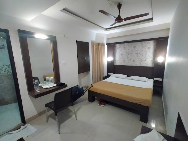 Aashraya Hotel - Aashraya Hotel, Dhanavantri Rd, adjacent to Dhanvanthri Complex, Devaraja Mohalla, Yadavagiri, Mysuru, Karnataka 570001, India