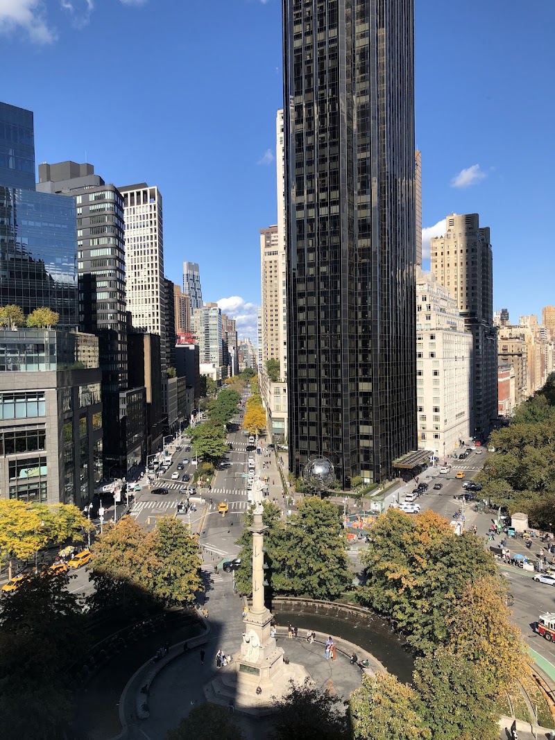 ROBERT - ROBERT 2 Columbus Cir, New York, NY 10019, USA