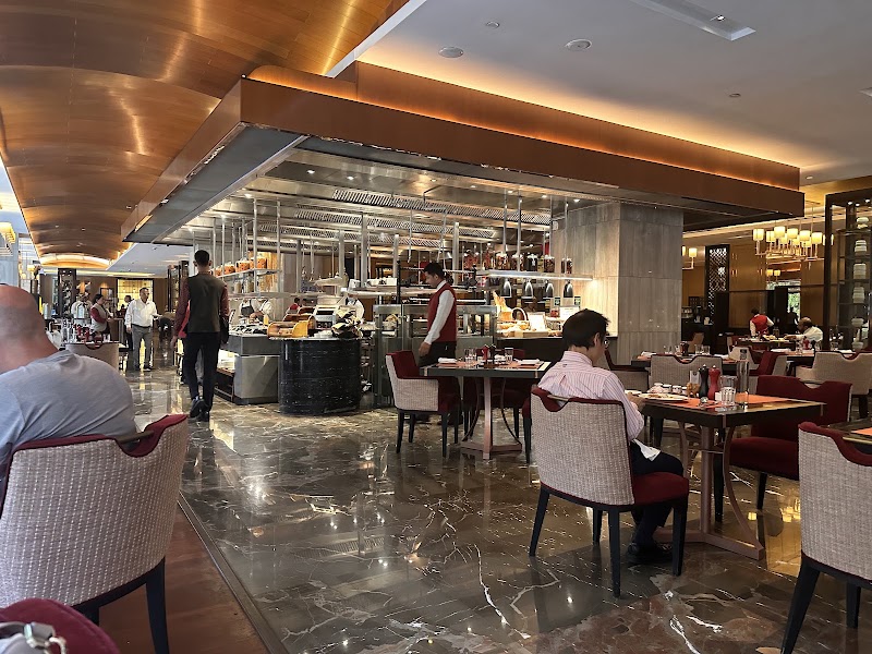b Café - b Café Lobby Level, Shangri-La Bengaluru, 56-6B, Palace Rd, Abshot Layout, Vasanth Nagar, Bengaluru, Karnataka 560001, India