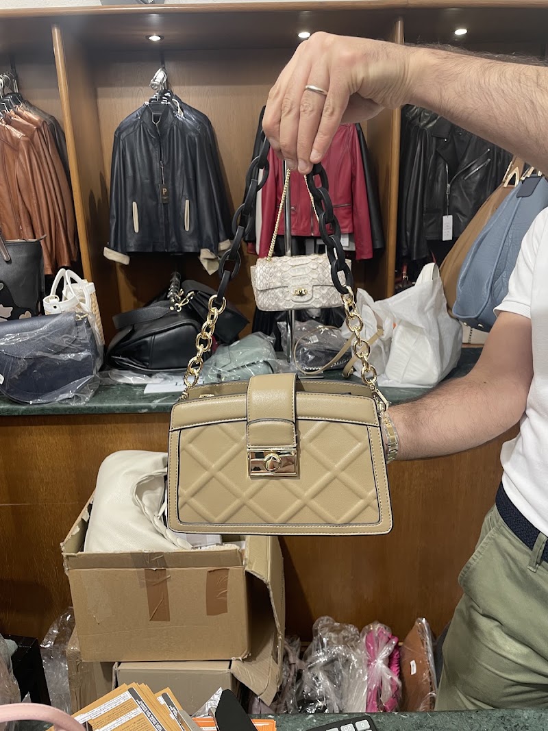 Il Perseo Leather Firenze - Il Perseo Leather Firenze, Borgo dei Greci, 24R, 50122 Firenze FI, Italy
