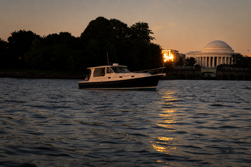 Cruise The Potomac - Cruise The Potomac, 1492 4th St SE, Washington, DC 20003, USA