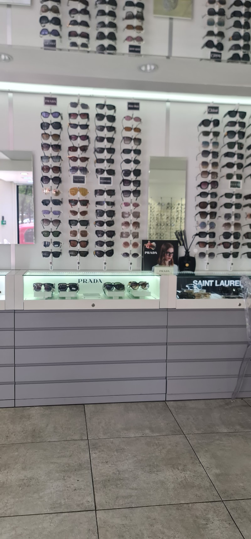 OPTIQUE DE BELLEVILLE - OPTIQUE DE BELLEVILLE, 76 Bd de Belleville, 75020 Paris, France