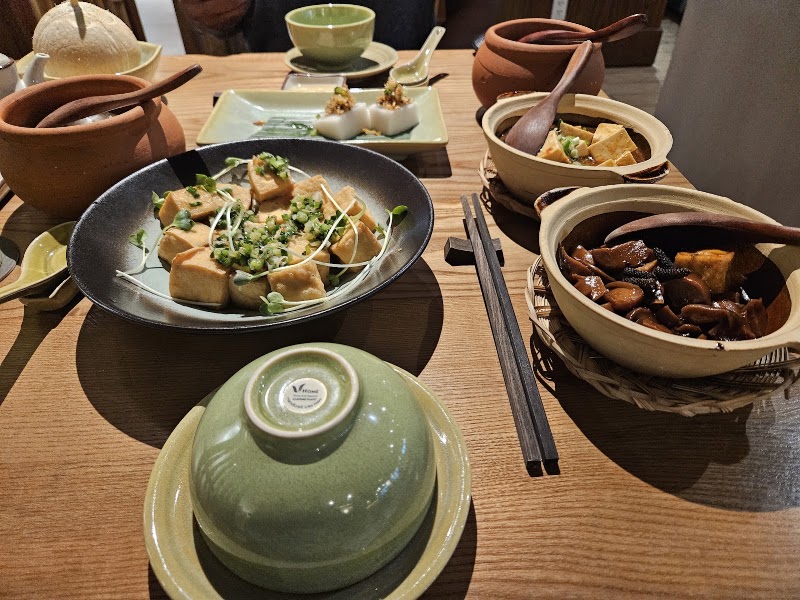 Be An Vegetarian Café - Be An Vegetarian Café Ground Floor, Saigon Garden, 99 Nguyễn Huệ, Phường Sài Gòn, Quận 1, Thành phố Hồ Chí Minh 70000, Vietnam