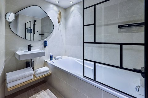 Four Points by Sheraton Paris Charles de Gaulle Airport - Four Points by Sheraton Paris Charles de Gaulle Airport, 4 All. du Verger, 95700 Roissy-en-France, France