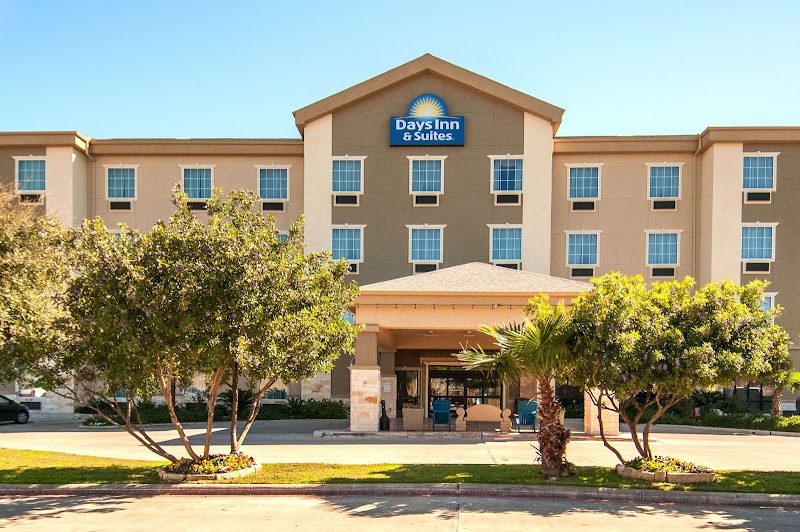 Days Inn & Suites by Wyndham San Antonio near Frost Bank Ctr - Days Inn & Suites by Wyndham San Antonio near Frost Bank Ctr 4038 Frontage Rd I-10, San Antonio, TX 78219, USA
