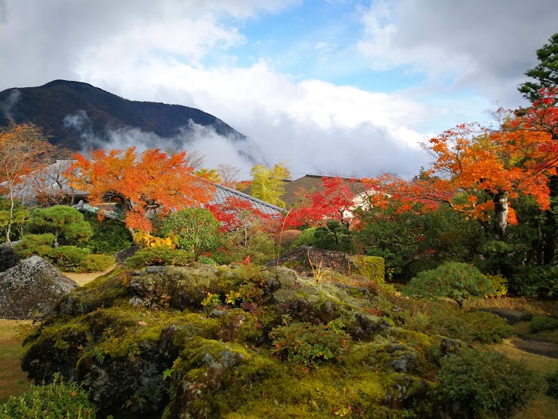 Hakone Museum of Art - Hakone Museum of Art 1300 Gōra, Hakone, Ashigarashimo District, Kanagawa 250-0408, Japan