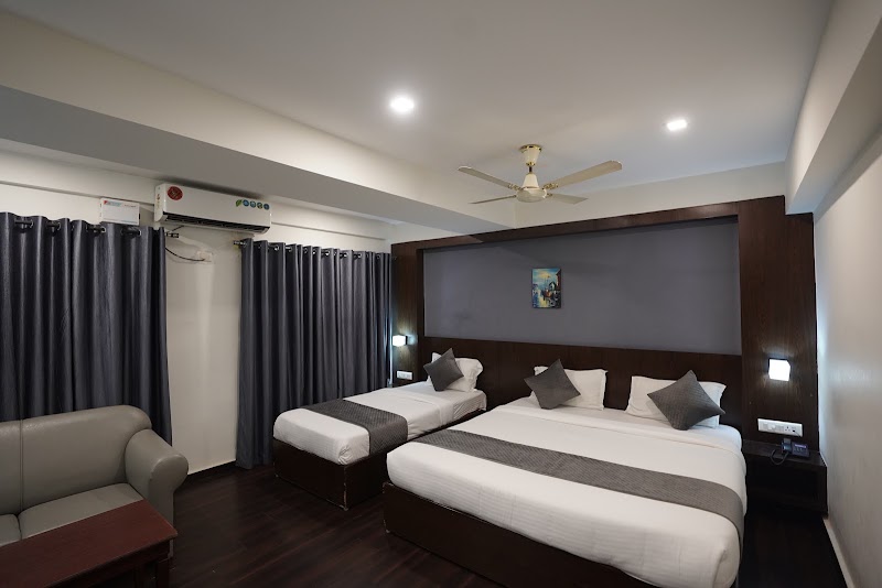 Hotel Luciya International Near Prabha Theatre - Hotel Luciya International Near Prabha Theatre, 1771, URS Complex, Sardar Patel Rd, near Prabha Theater, Devaraja Mohalla, Mandi Mohalla, Mysuru, Karnataka 570001, India