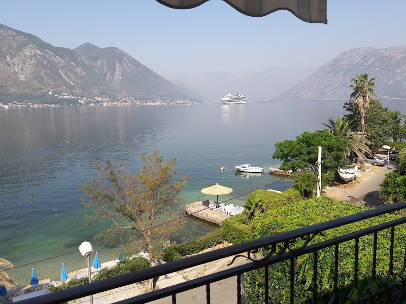 Apartments Miramar - Apartments Miramar, Dobrota Ulica BB, FQ58+F5J, Kriva, Kotor 85330, Montenegro