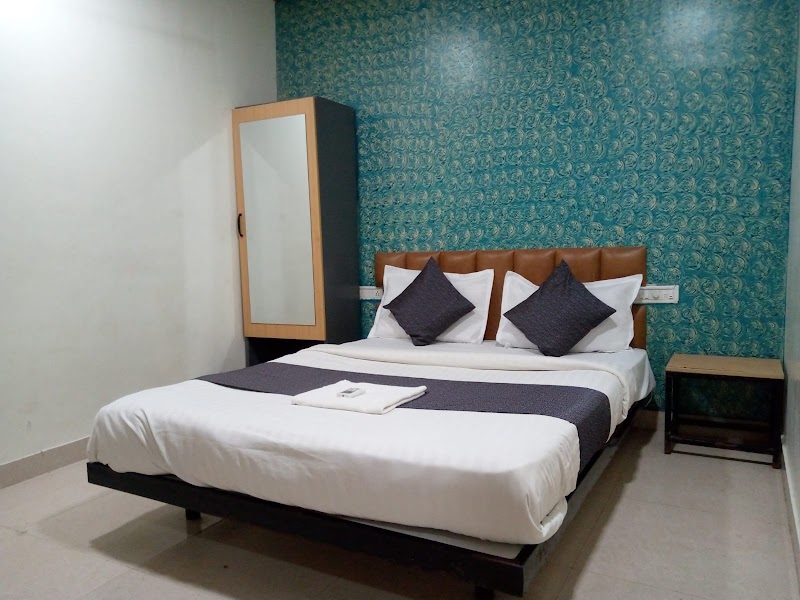 Tri hotel - Tri hotel 90 Feet Rd, Kandivali, Ganesh Nagar, Kandivali West, Mumbai, Maharashtra 400067, India