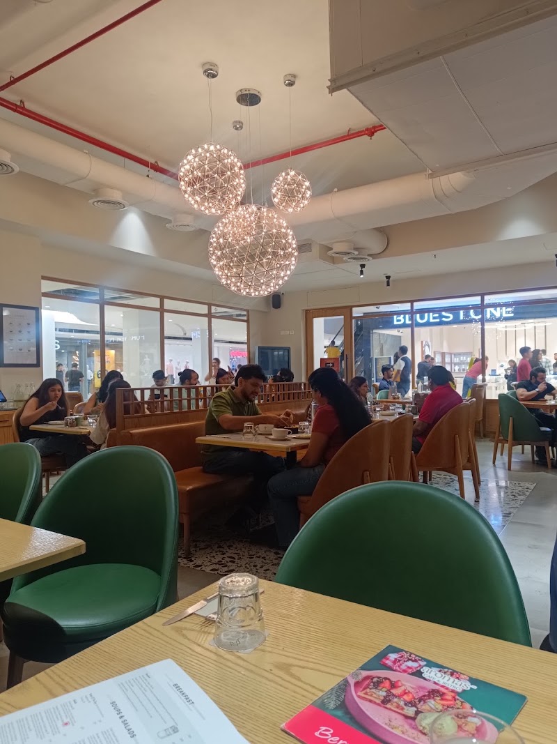 Aromas cafe & bistro - Aromas cafe & bistro Inorbit Mall(India) Pvt. Ltd, New Link Rd, Malad, Malad West, Mumbai, Maharashtra 400104, India