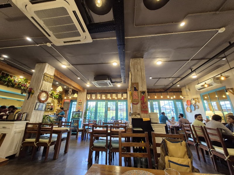 CAFE JC - CAFE JC Coal Depot Complex, Shop No. 2 & 3, Azaadi Rte, 10D, Sector 10, Chandigarh, 160011, India