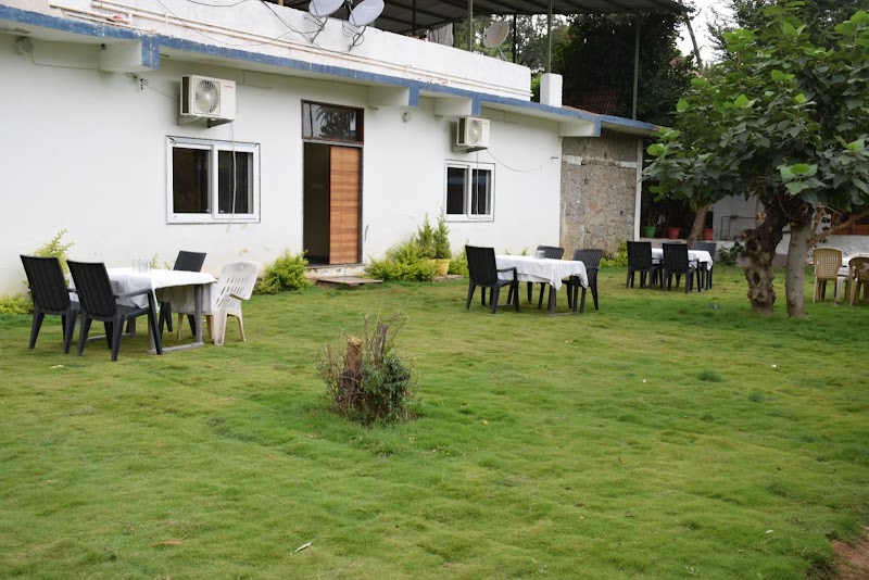 Divine Villa - Divine Villa dhunndai road, opp. akashwani kendra, near neelkanth tample, Dhundayi, Mount Abu, Rajasthan 307501, India