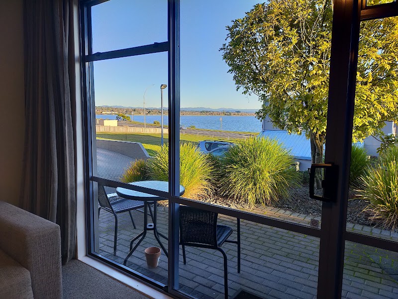 Sails on the Lake - Sails on the Lake 138 Lake Terrace, Taupō 2730, New Zealand