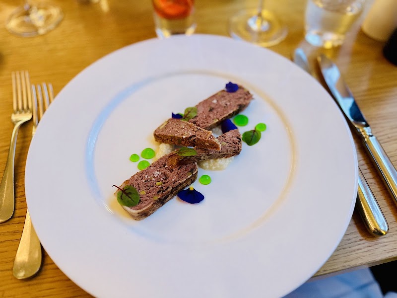 Restaurant Weisses Schloss - Restaurant Weisses Schloss Moosstrasse 7, 6003 Luzern, Switzerland