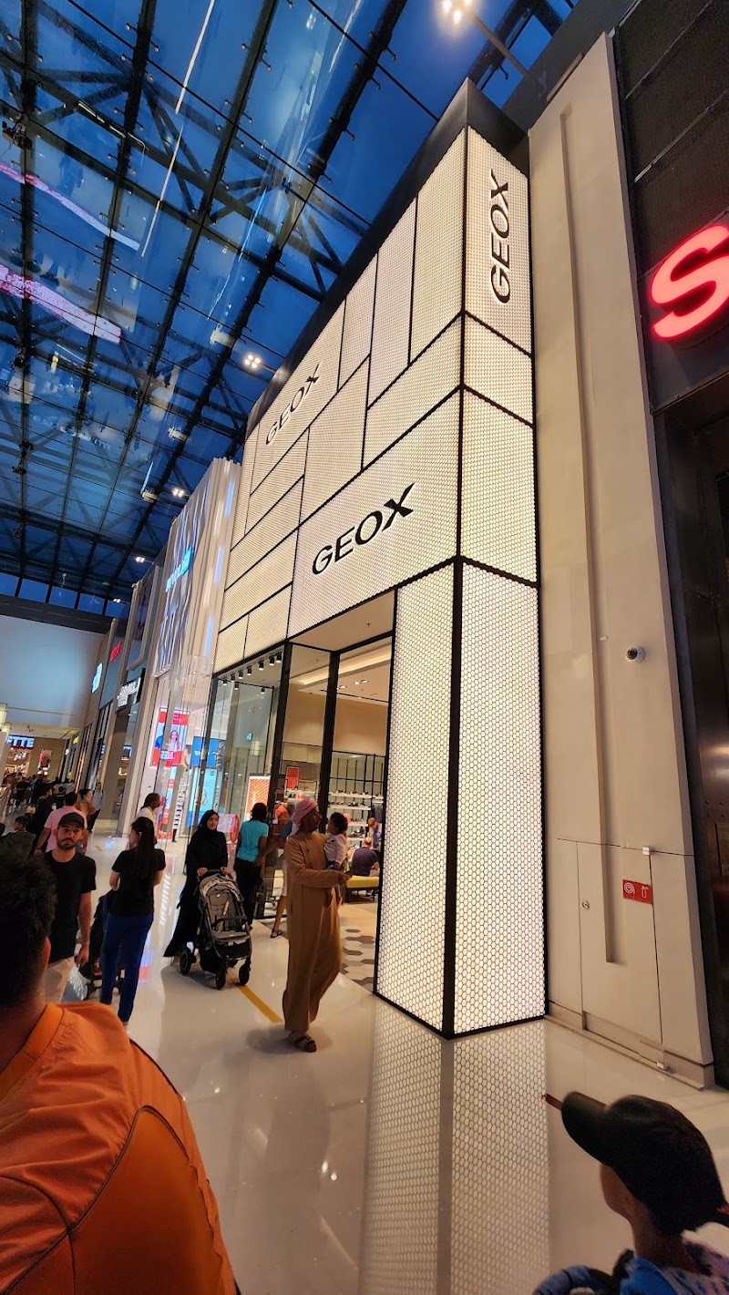 Geox - Geox Unit SF - 203 - Financial Ctr St - Burj Khalifa - Downtown Dubai - Dubai - United Arab Emirates