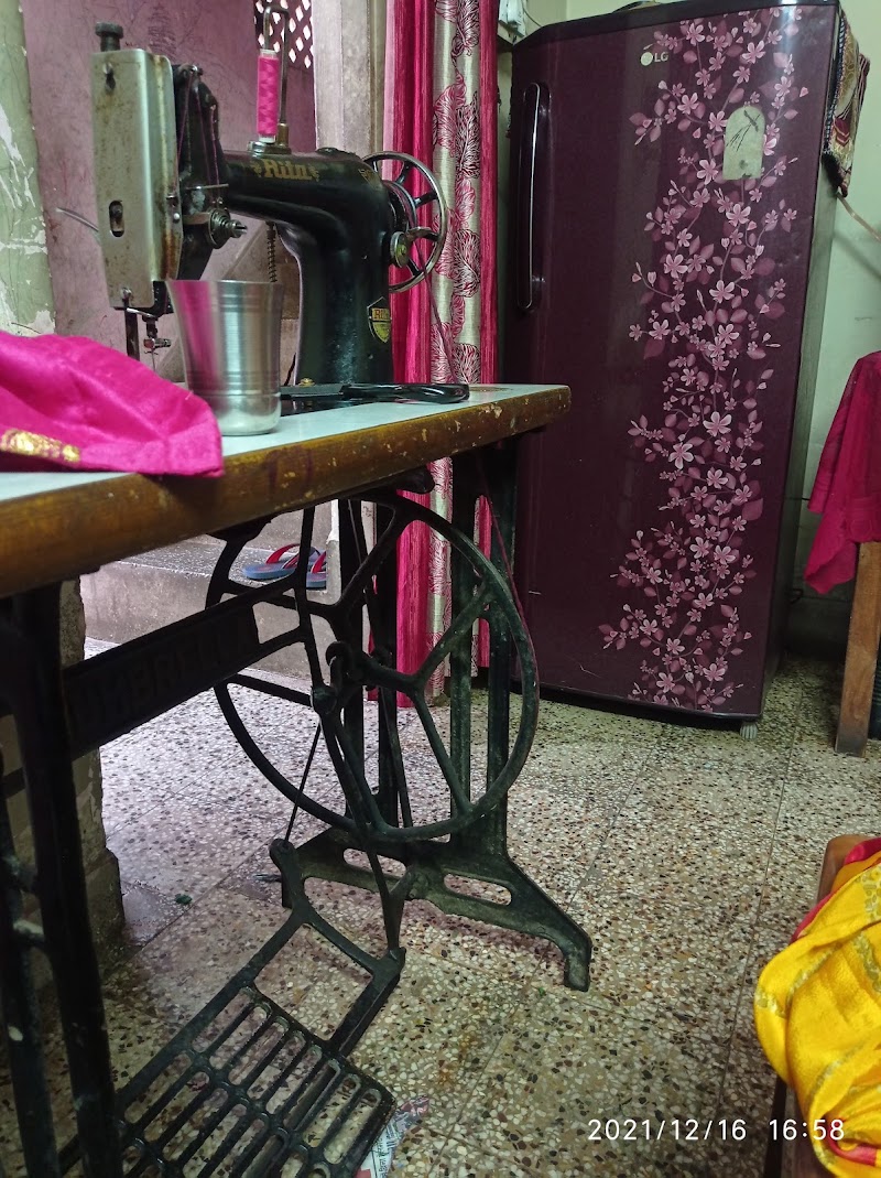 गार्गी लेडीज टेलर्स (Gargi ladies tailors) - गार्गी लेडीज टेलर्स (Gargi ladies tailors) 7J53+Q6M, Kota Colony, Kota, Raipur, Chhattisgarh 492099, India