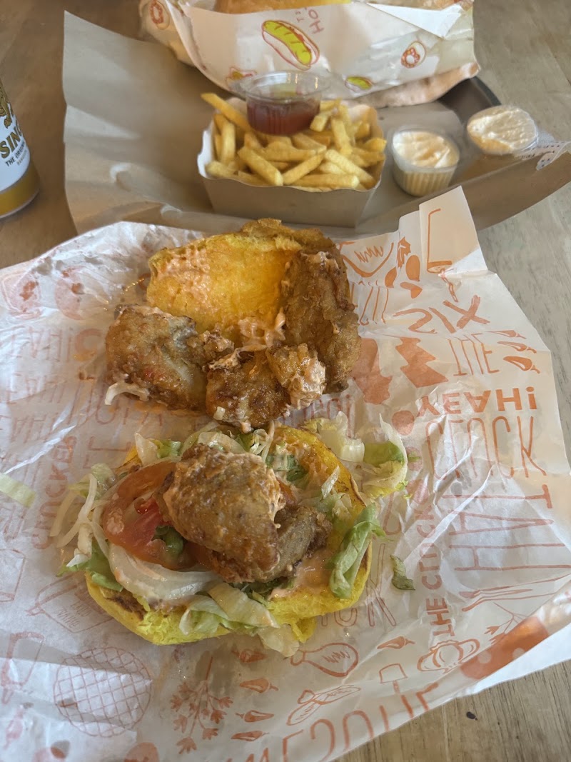 KinBurger - KinBurger, 225 moo/2 Saladan, Koh Lanta Saladan, ตำบล ศาลาด่าน อำเภอเกาะลันตา กระบี่ 81150, Thailand