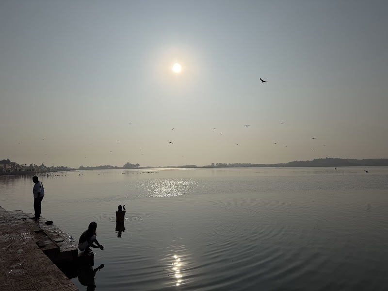 Triveni Sangam Somnath Aarti Place - Triveni Sangam Somnath Aarti Place VCM7+P36, Prabhas Patan, Gujarat 362268, India