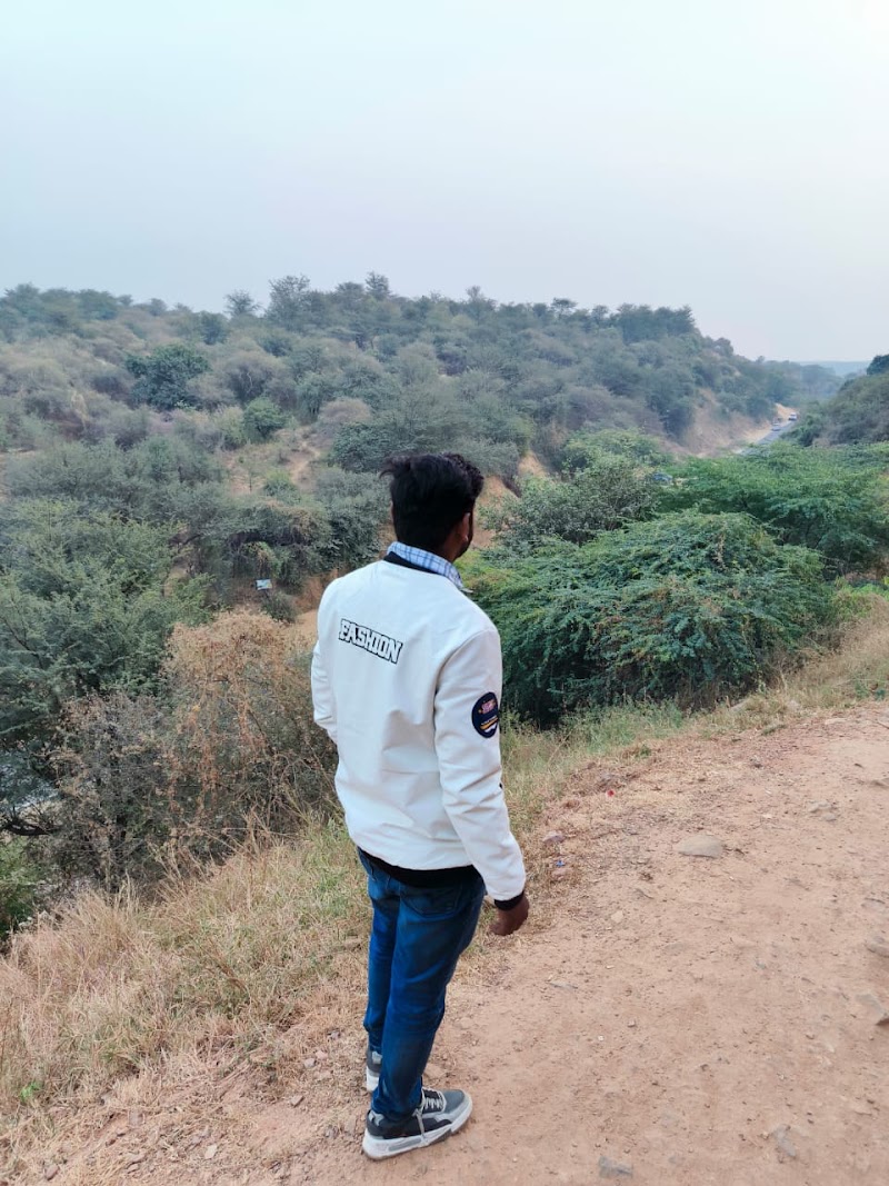 Aravalli Hills - Aravalli Hills 9X6V+GC, Gurugram, Haryana 122101, India