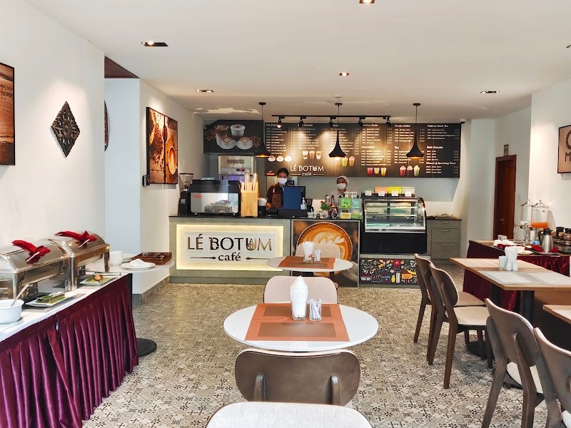 Le Botum Hotel - Le Botum Hotel, Building 71B, St. 244, Sangkat Chaktomuk Phnom Penh Phnom Penh Municipality Phnom Penh, St 244, Phnom Penh 12200, Phnom Penh, Cambodia