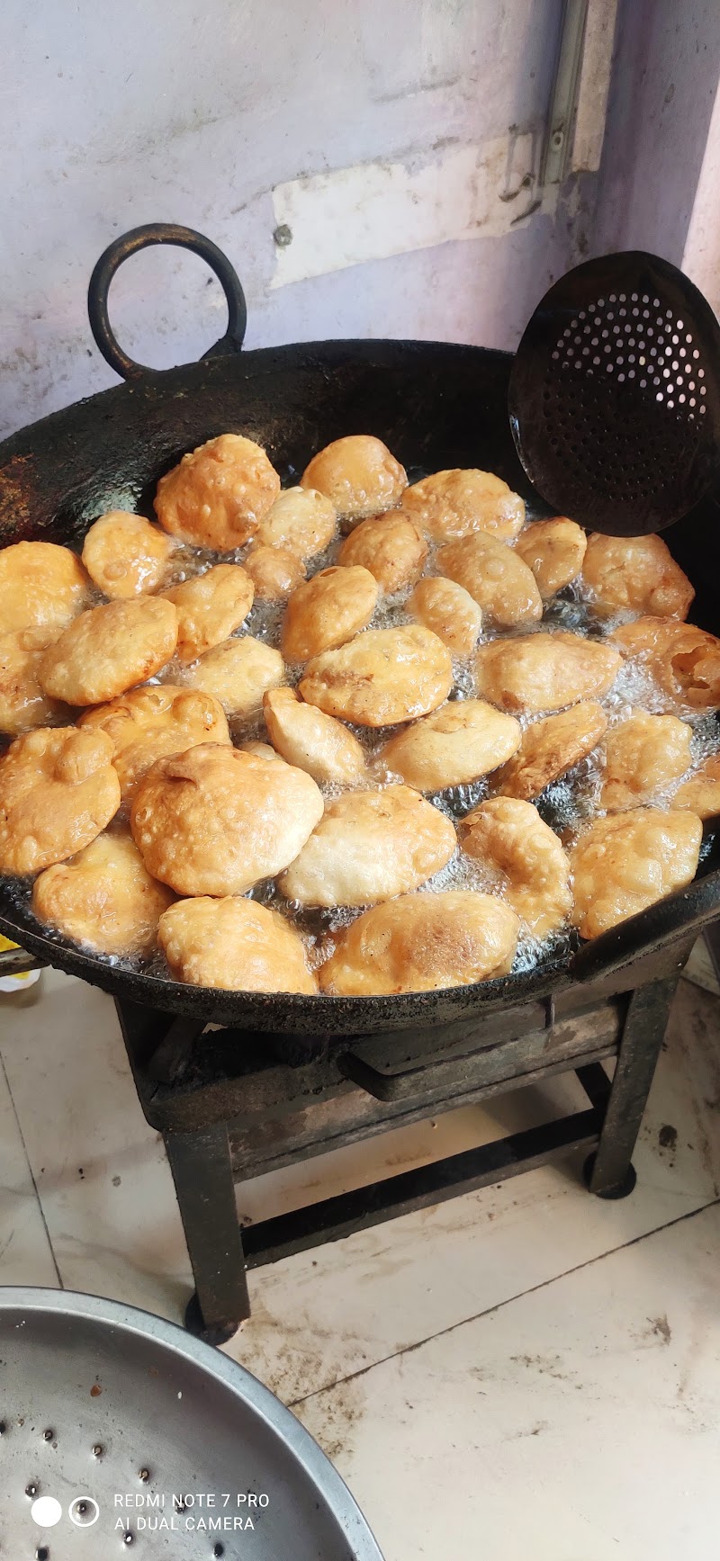 Krishna Snacks Centre(Famous Kachori) - Krishna Snacks Centre(Famous Kachori) 3658 Gali Lohe Wali Charkhe Walan, Old Delhi, Chawri Bazar, Chandni Chowk, New Delhi, Delhi, 110006, India
