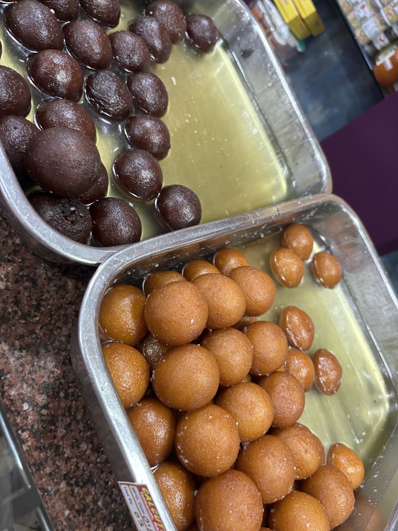 Calcutta Sweets Tatibandh Raipur - Calcutta Sweets Tatibandh Raipur, Infront of AIIMS, gate 3, Gurudwara complex, Tatibandh, Raipur, Chhattisgarh 492099, India