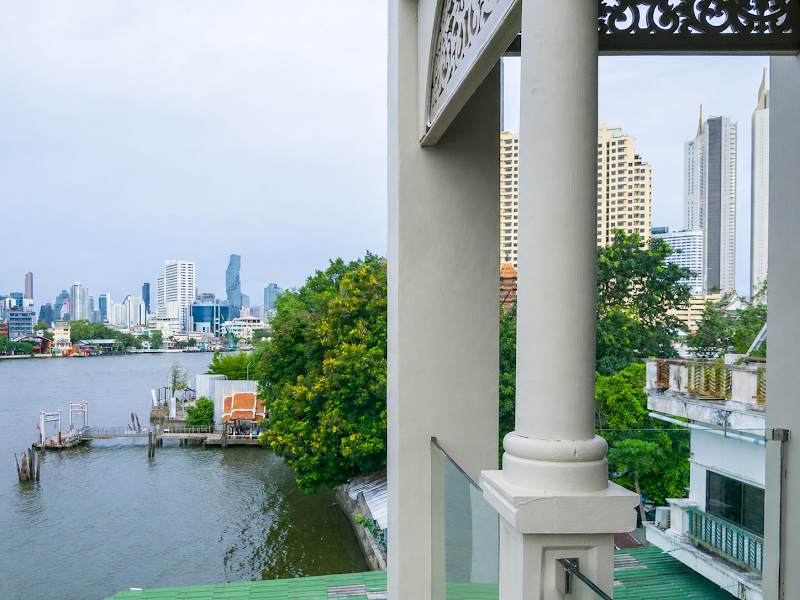 Amdaeng Bangkok Riverside Hotel
