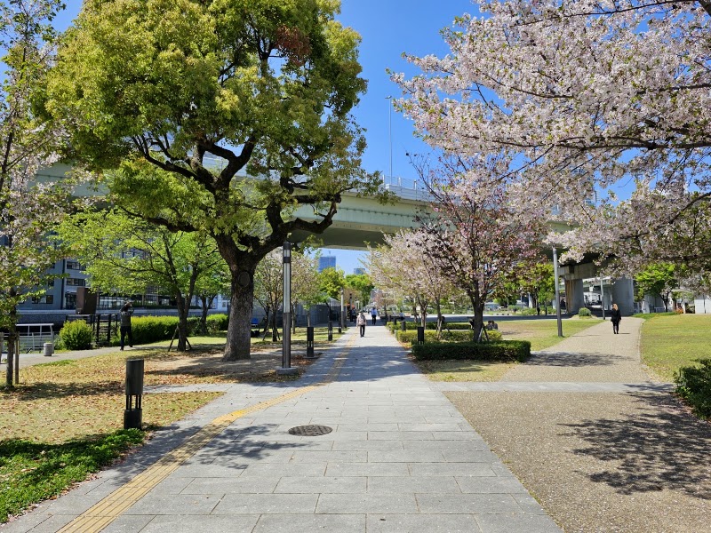 Nakanoshima Park Lawn Square - Nakanoshima Park Lawn Square 1 Chome-1 Nakanoshima, Kita Ward, Osaka, 530-0005, Japan