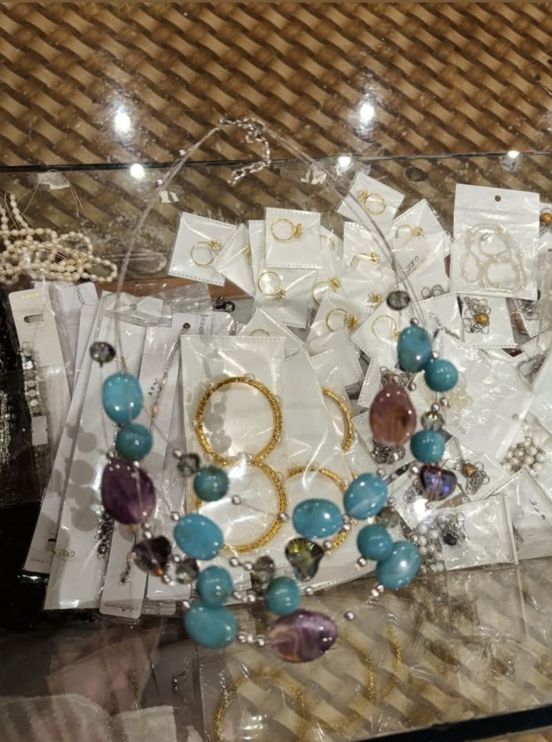 Island Shopping Mall HANDICRAFT - Island Shopping Mall HANDICRAFT, MPCR+3J6, Babu Ln, Aberdeen Bazar, Mohanpura, Sri Vijaya Puram, Andaman and Nicobar Islands 744101, India