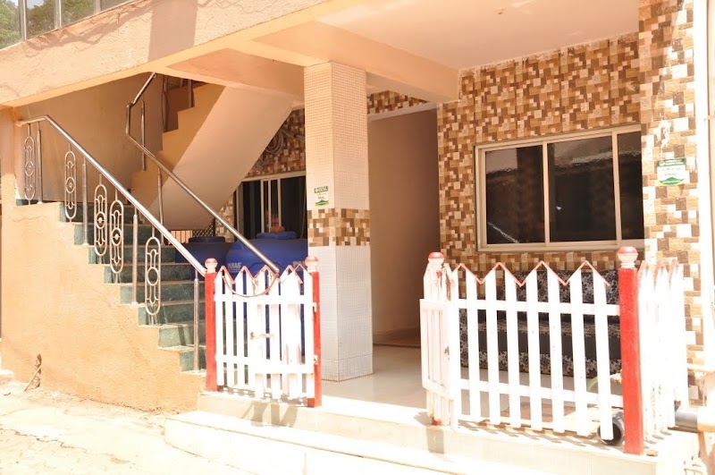 AHMED COTTAGE - AHMED COTTAGE, RAILWAY STATION, USMAN VALGE ROAD, near MATHERAN, opp. ROSHAN PALACE, Matheran, Maharashtra 410102, India