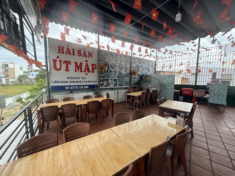 Quán Hải Sản Út Mập - Quán Hải Sản Út Mập, Bờ Kè/96 Đ. Hà Ra, Nha Trang, Khánh Hòa 67000, Vietnam