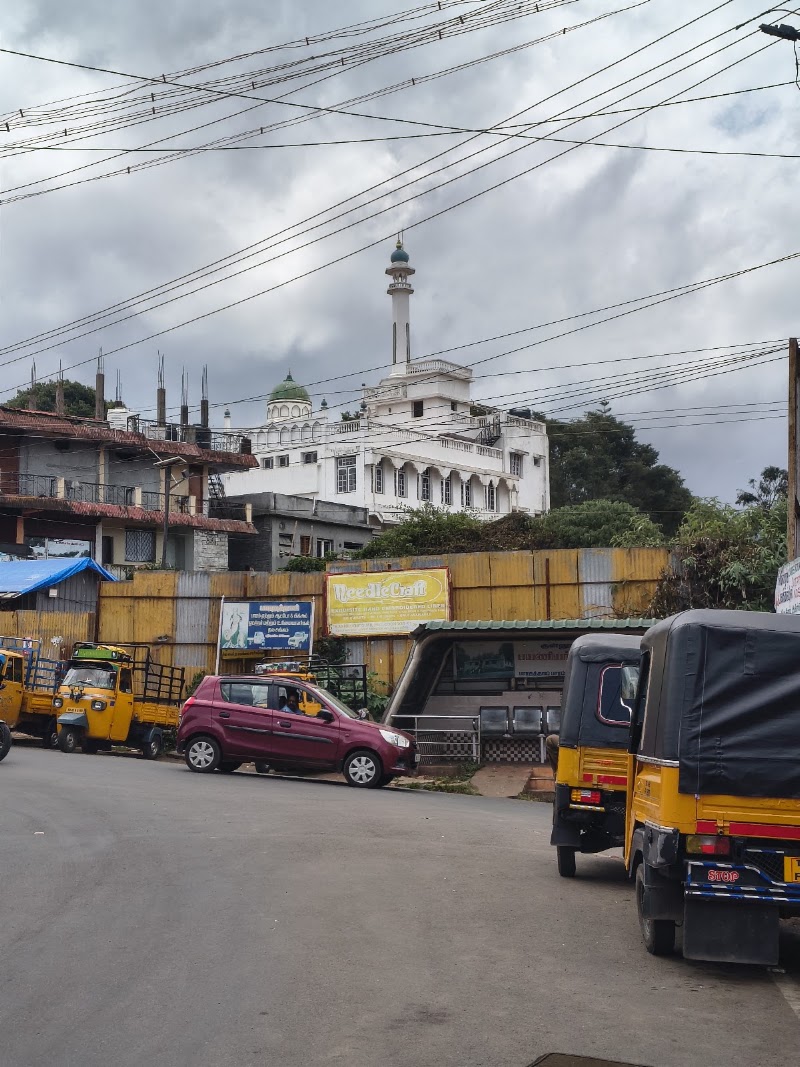 Bedford circle - Bedford circle, 9R22+2WC, No 15, Bedford Circle, opp. Indus Ind Bank, Alwarpet, Coonoor, Tamil Nadu 643101, India