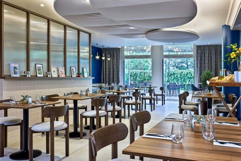 Four Points by Sheraton Paris Charles de Gaulle Airport - Four Points by Sheraton Paris Charles de Gaulle Airport, 4 All. du Verger, 95700 Roissy-en-France, France