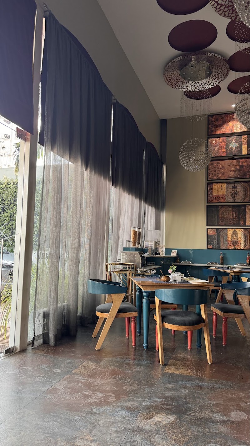 Status Pure Veg Restaurant - Status Pure Veg Restaurant New Hari Phatak, Indore Road, Ujjain, Jabsinghpura, Ujjain, Sawara Khedi, Madhya Pradesh 456010, India