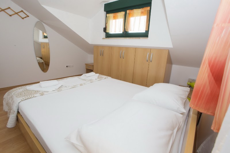 Apartments Jelena - Apartments Jelena Zagrebačka ul. 15, 21320, Promajna, Croatia