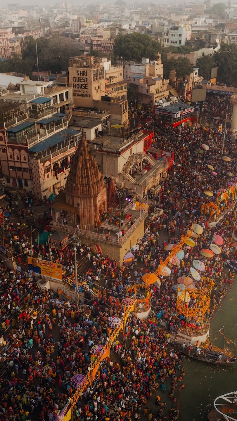 Ahilyabai Ghat - Ahilyabai Ghat 8246+C36, Dashashwamedh Ghat Rd, Ghats of Varanasi, Bangali Tola, Varanasi, Uttar Pradesh 221001, India
