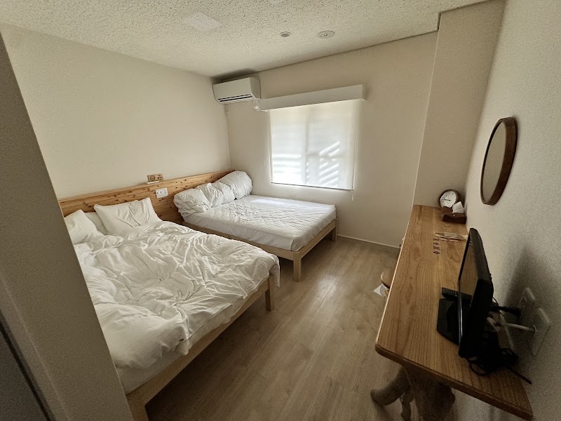 ホテル石垣 & ちこんきやー - ホテル石垣 & ちこんきやー 280 Ishigaki, Okinawa 907-0023, Japan
